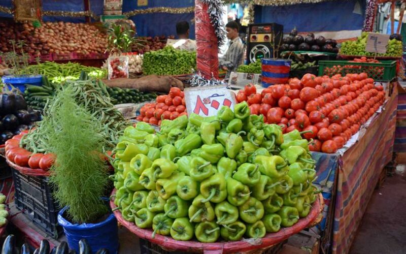 “بامية وطماطم” اسعار الخضار اليوم الثلاثاء 4 يونيو 2024 بالكيلو في سوق العبور
