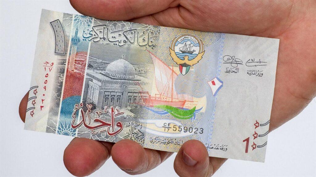 بكام 100 كويتي؟.. سعر الدينار الكويتي اليوم في السوق السوداء مقابل الجنيه المصري الجمعة 28 فبراير 2025